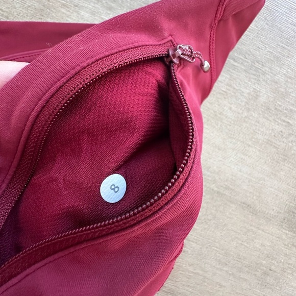 Lululemon women’s 8 lace mesh detail Burgundy Leggings - Picture 6 of 13